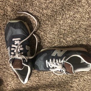 New balance tennis shoes